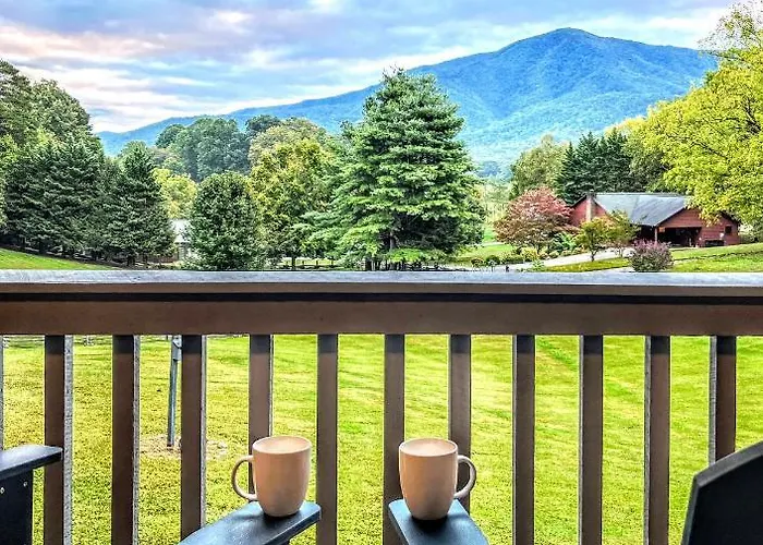 Ole Smoky Bnb - Game Room, Hot Tub, Mtn Views! Pigeon Forge